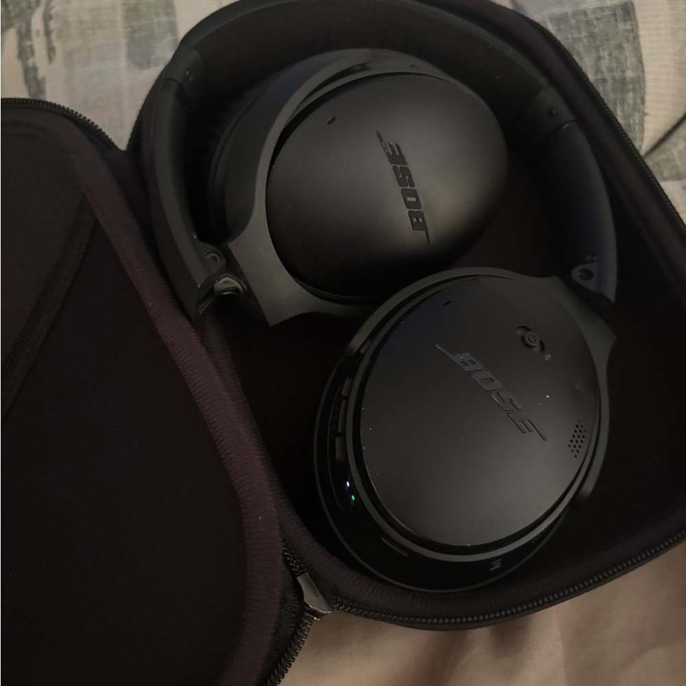 Bose Black Wireless Headphones